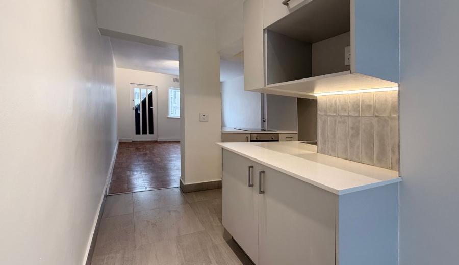 To Let 2 Bedroom Property for Rent in Sea Point Western Cape